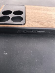 Zdjęcie z recenzji produktu Drewniane Etui (Orzech Amerykański) - Xiaomi POCO X6 Pro 5G